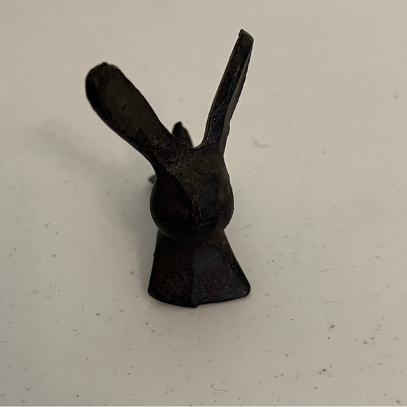 Small Cast Iron Rabbit - Picture 3 of 9